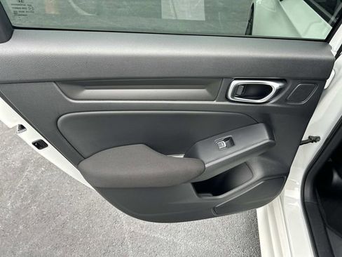 Used 2025 Honda Civic Sport image 18