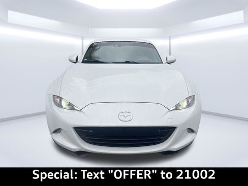 Used 2018 MAZDA MX-5 Miata RF Grand Touring image 2