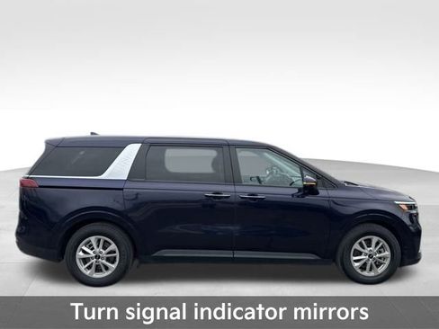 Used 2024 Kia Carnival LX image 11