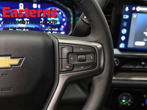 Used 2023 Chevrolet Silverado 1500 LT AWD/4WD image 16