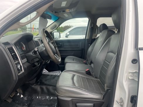 Used 2019 RAM 1500 Tradesman w/ Chrome Appearance Group AWD/4WD image 28