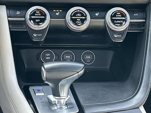 Used 2022 Genesis G70 2.0T RWD image 25
