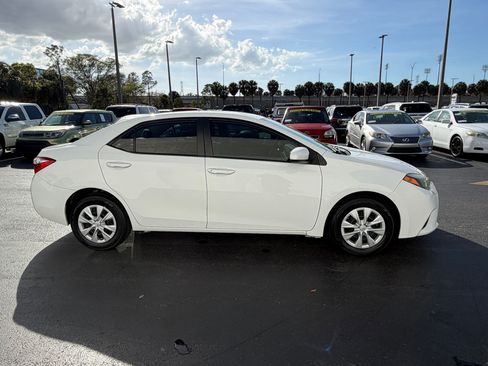 Used 2015 Toyota Corolla L image 8