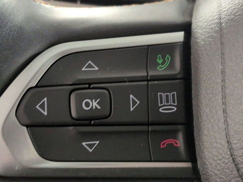 Certified 2022 Jeep Compass Limited w/ Elite Group image 18