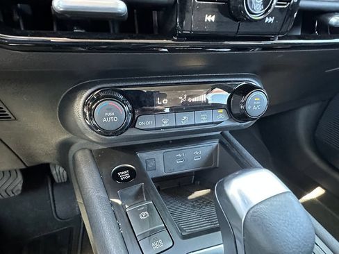 Used 2026 Nissan Kicks SV FWD image 28