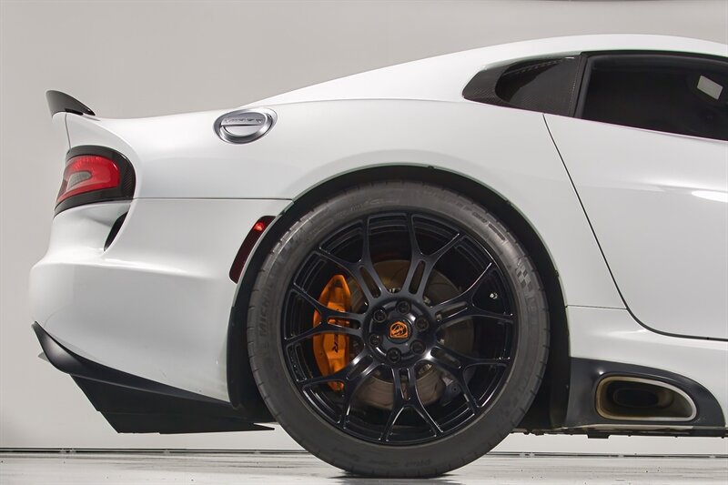 Used 2014 SRT Viper SRT-10 RWD image 14