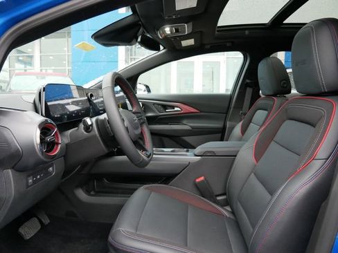 Used 2025 Chevrolet Equinox EV RS image 7