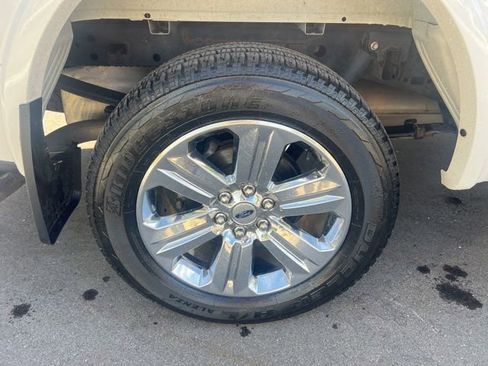 Used 2019 Ford F150 Lariat w/ Equipment Group 502A Luxury AWD/4WD image 9