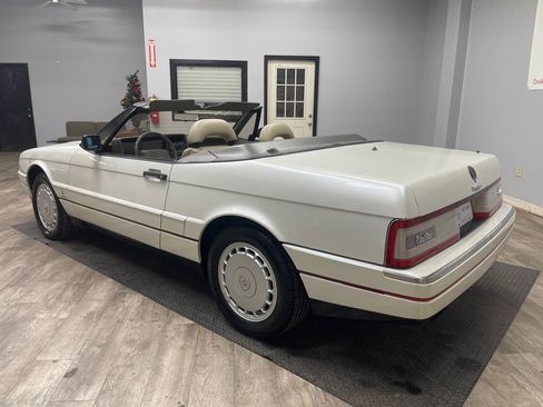 Used 1992 Cadillac Allante FWD image 5
