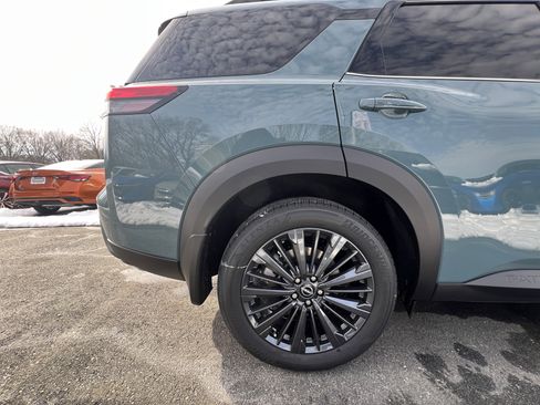New 2026 Nissan Pathfinder SL image 13