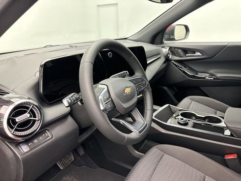 New 2026 Chevrolet Equinox LT AWD/4WD image 4