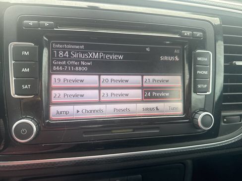 Used 2012 Volkswagen Beetle Launch Edition image 33