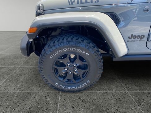 Used 2022 Jeep Gladiator Sport AWD/4WD image 14