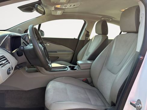 Used 2014 Chevrolet Volt Premium w/ Premium Trim Package FWD image 9