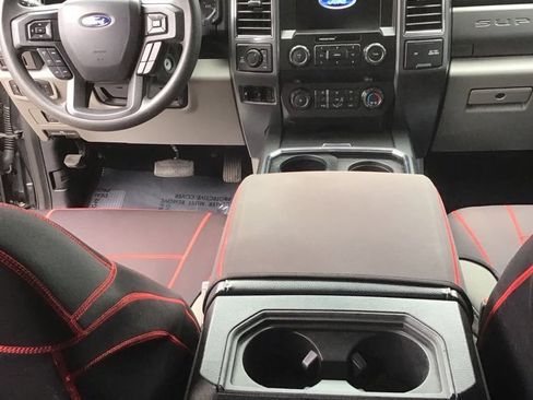 Used 2019 Ford F250 XLT w/ XLT Premium Package AWD/4WD image 7