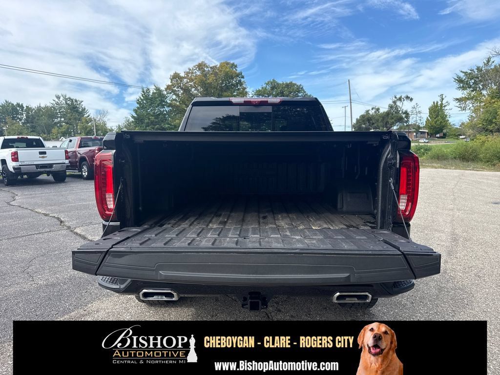 Used 2025 GMC Sierra 1500 AT4 w/ AT4 Premium Package AWD/4WD image 8