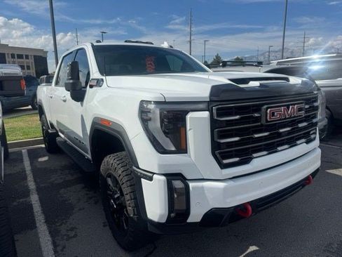 Used 2024 GMC Sierra 3500 AT4 w/ Technology Package AWD/4WD image 7