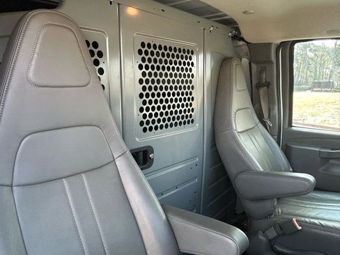 Used 2020 Chevrolet Express 2500 w/ Driver Convenience Package image 27
