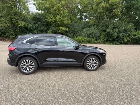 Used 2020 Ford Escape Titanium AWD/4WD image 24