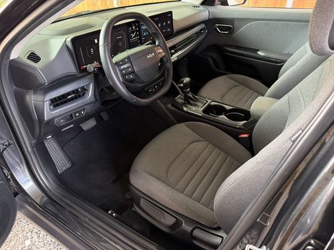 Used 2025 Kia K4 EX FWD image 2