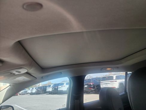 Used 2021 Buick Encore GX Essence w/ Experience Buick Package image 10