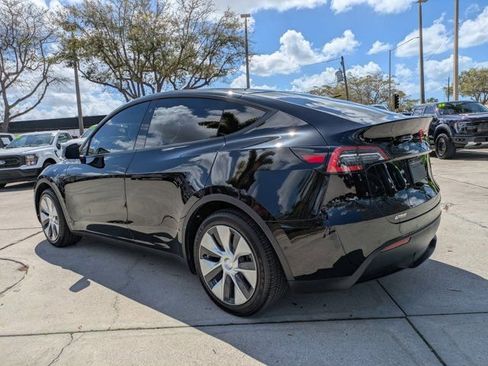 Used 2021 Tesla Model Y 2WD image 6