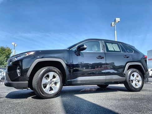 Used 2021 Toyota RAV4 XLE FWD image 5