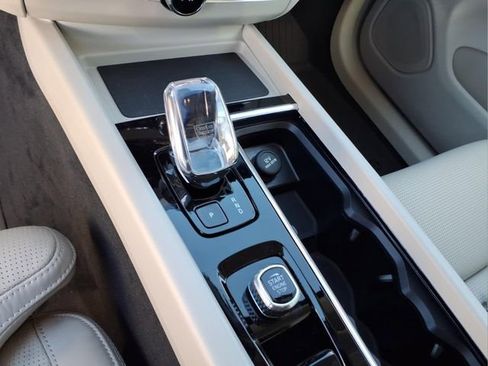 New 2026 Volvo XC60 T8 Ultra w/ Protection Package Premier image 20