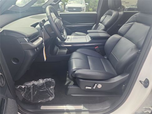 New 2026 Lincoln Navigator Reserve AWD/4WD image 13