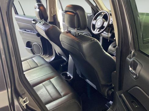 Used 2015 Jeep Patriot High Altitude AWD/4WD image 22