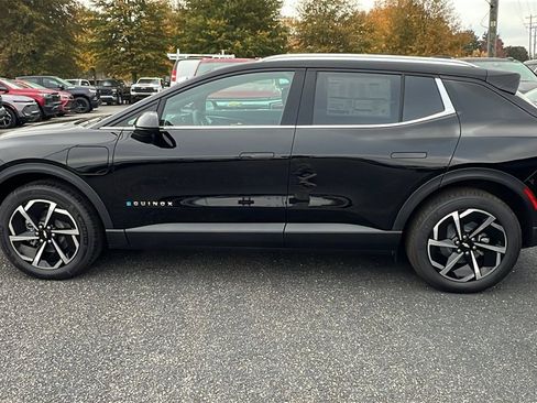 New 2026 Chevrolet Equinox EV LT image 8