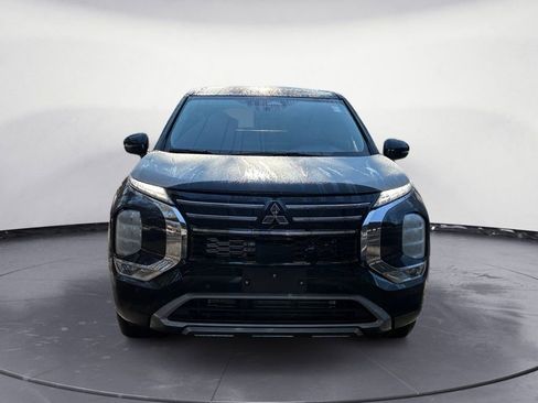 New 2026 Mitsubishi Outlander SE image 8
