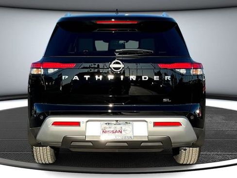 New 2025 Nissan Pathfinder SL image 4