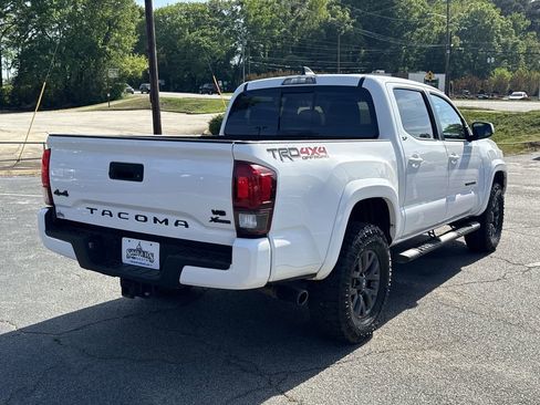 Used 2023 Toyota Tacoma SR5 w/ Technology Package image 7