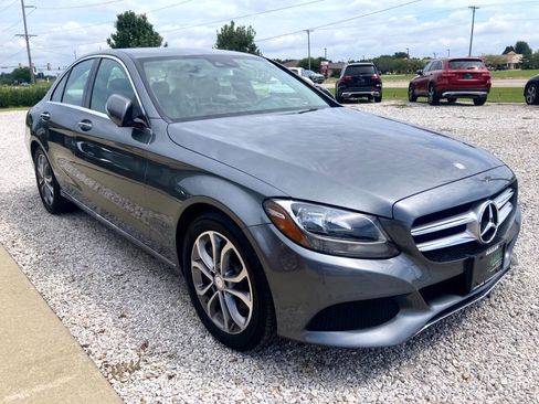 Used 2017 Mercedes-Benz C 300 Sedan image 4