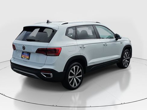 Used 2022 Volkswagen Taos SE FWD image 5