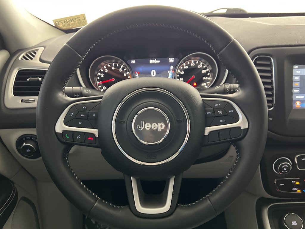 Used 2018 Jeep Compass Latitude w/ Popular Equipment Group AWD/4WD image 17