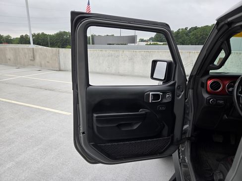 Used 2021 Jeep Wrangler Unlimited Rubicon AWD/4WD image 12