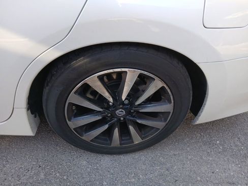 Used 2018 Nissan Altima 2.5 SV w/ 2.5 SV Technology Package FWD image 4