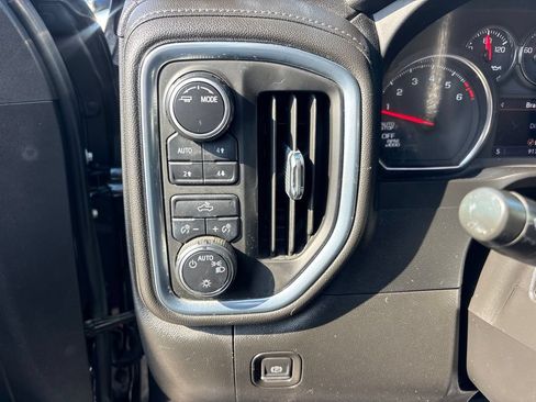 Used 2022 Chevrolet Silverado 1500 LT w/ Z71 Off-Road Package AWD/4WD image 22