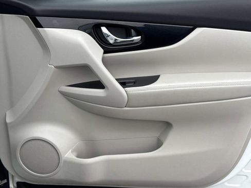 Used 2022 Nissan Rogue Sport SL w/ Premium Package image 24