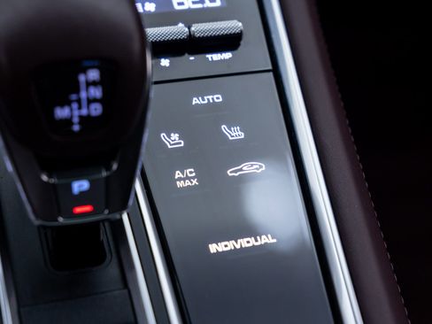 Used 2023 Porsche Panamera 4 Platinum Edition image 27