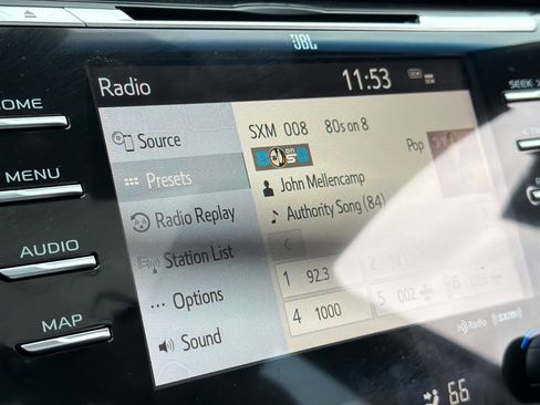 Used 2020 Toyota Camry XLE image 14