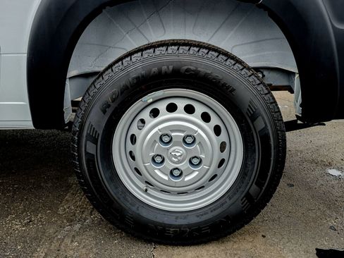 Used 2025 RAM ProMaster 2500 w/ Convenience Group image 14