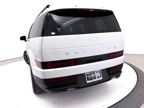 Used 2025 Hyundai Santa Fe SEL FWD image 6