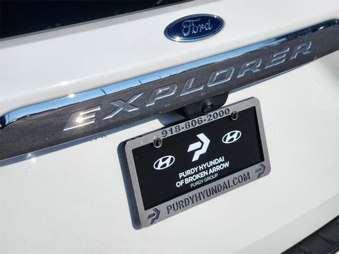 Used 2020 Ford Explorer XLT w/ Equipment Group 202A image 7