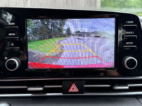 Used 2021 Hyundai Elantra SEL w/ Convenience Package FWD image 11