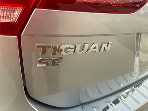 Used 2021 Volkswagen Tiguan SE R-Line image 30