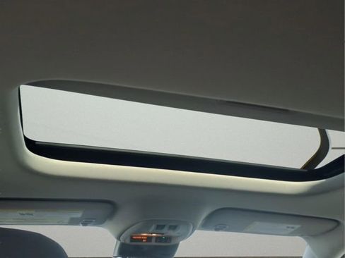 Certified 2025 Chevrolet Trax ACTIV w/ Sunroof Package FWD image 13