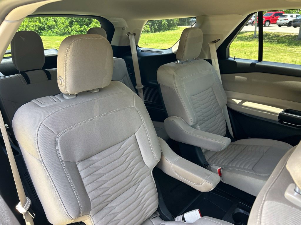Used 2020 Ford Explorer XLT w/ Comfort Package RWD image 47